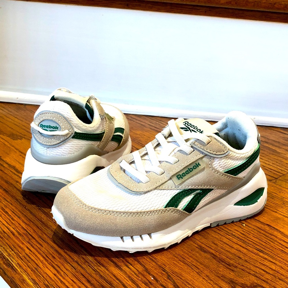 REEBOK Galaxy 10 White/Dark Grey/Pure Grey/Green Ortholite Sneakers Size 12 Kids